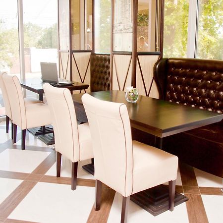 Greenstone Hotell Kherson Eksteriør bilde