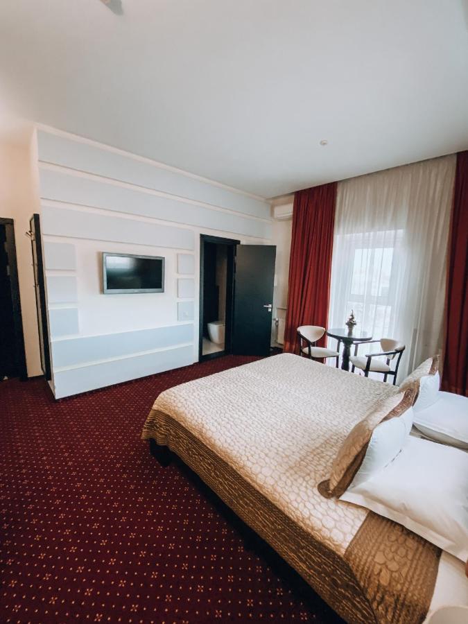 Greenstone Hotell Kherson Eksteriør bilde